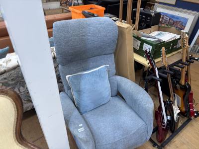 FABRIC SWIVEL TV CHAIR