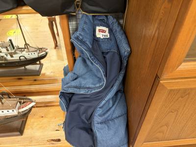 LEVI JACKET (SIZE L)