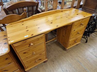 PINE DRESSING TABLE