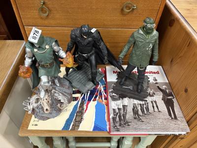 BATMAN, RIDDLER + DOOM FIGURES + MAN U BOOK ETC