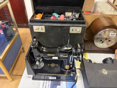 221 FEATHERWEIGHT SEWING MACHINE  (NO LEAD)