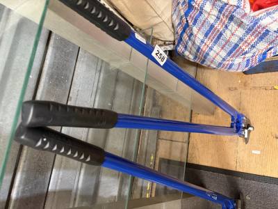 ROEBUCK BOLT CUTTERS