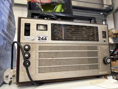 VINTAGE RADIO