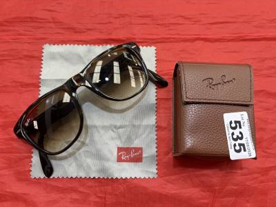 RAY BAN FOLDING WAYFARER SUNGLASSES