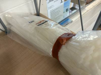 LOT OF CABLE TIES