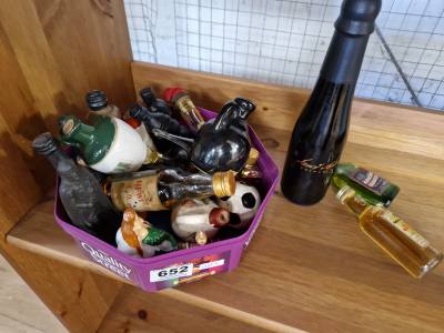 TUB OF MINIATURES