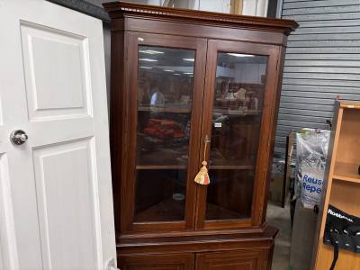 MAHOGANY CORNER UNIT