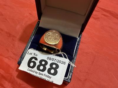 9CT GOLD CREST COLONEL BAIRD OBE RING (14.5 GRAMS)
