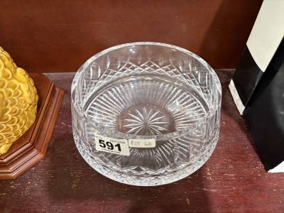 WATERFORD CRYSTAL BOWL (SMALL CHIP)