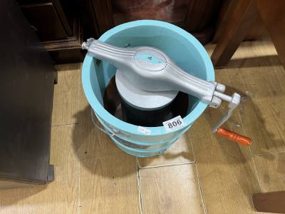VINTAGE ICE CREAM MAKER