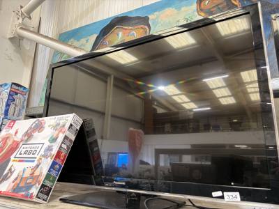 PANASONIC 42" TV + REMOTE