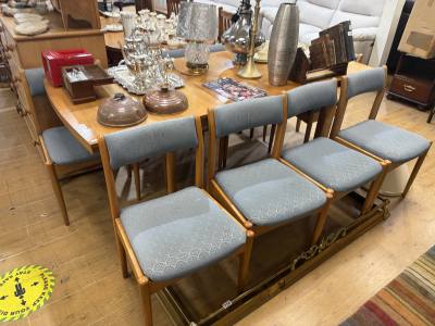 TEAK EXTENDING TABLE + 8 X CHAIRS
