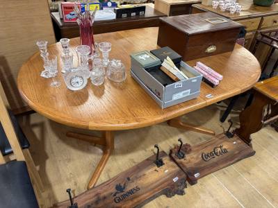 MID CENTURY DANISH TEAK EXTENDING DINING TABLE