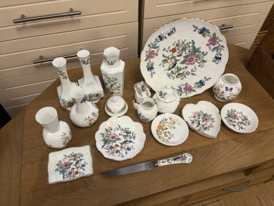TABLE LOT OF AYNSLEY  