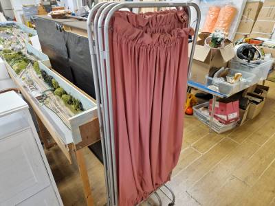 ROOM DIVIDER
