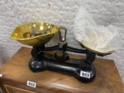 SET OF LIBRA SCALES