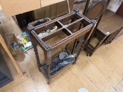 OAK BARLEY TWIST STICK STAND