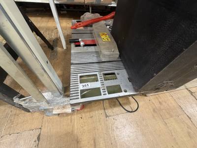 ELECTRIC TABLE SAW