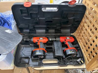 BLACK + DECKER DRILL SET
