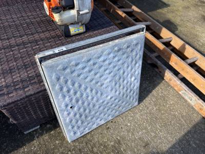 MANHOLE COVER