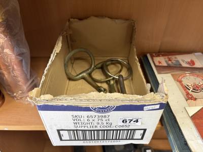 BOX OF BULL RINGS