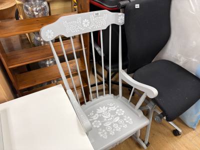 ROCKING CHAIR