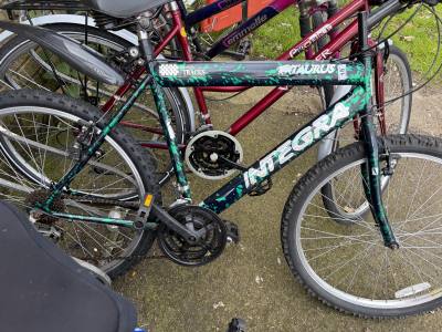 INTEGRA TAURUS MOUNTAIN BIKE