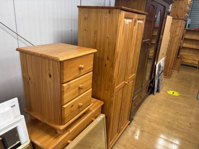3 PIECE PINE BEDROOM SUITE