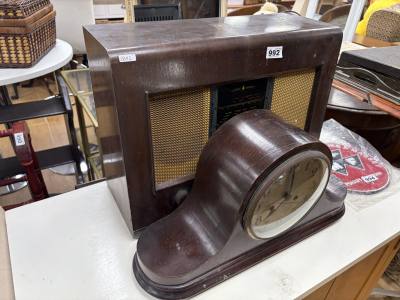 VINTAGE RADIO + CLOCK