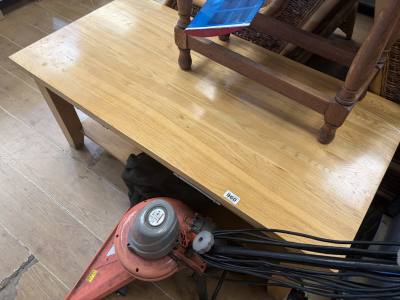 OAK COFFEE TABLE