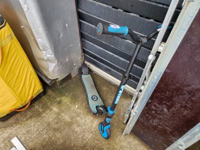 CHILDS SCOOTER