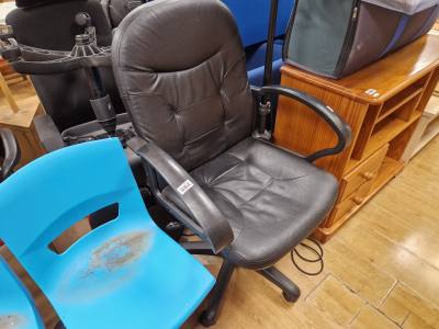 2 X OFFICE CHAIRS