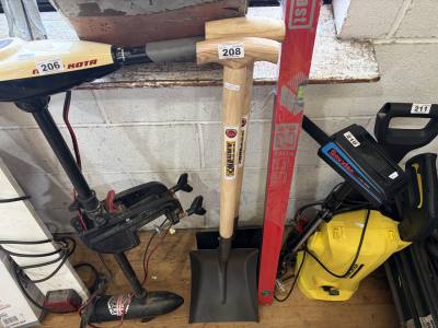 2 X SHOVELS
