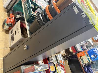 GUN SAFE (KEY IN OFFICE)