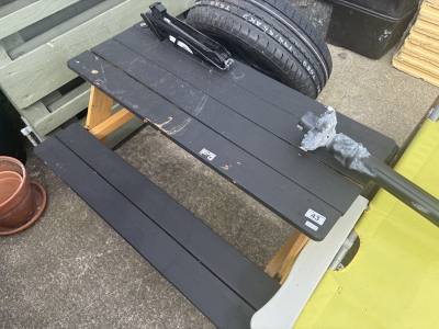 CHILDREN'S PICNIC BENCH