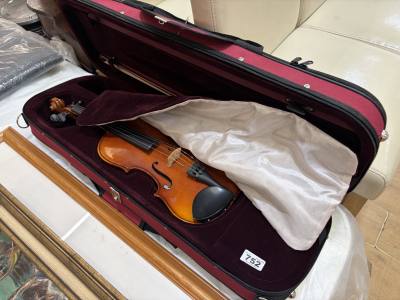 3/4 SIZE CASED VIOLIN