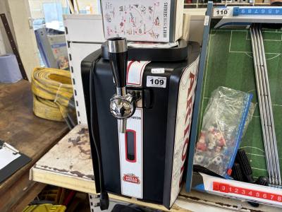 BEER MACHINE + GLASSES