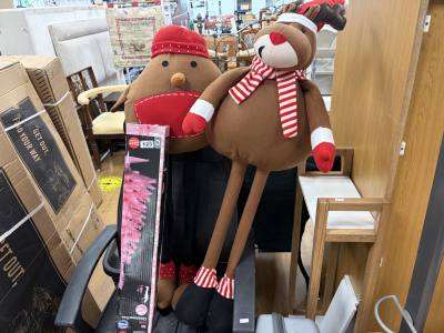 CHRISTMAS TREE + ORNAMENTS