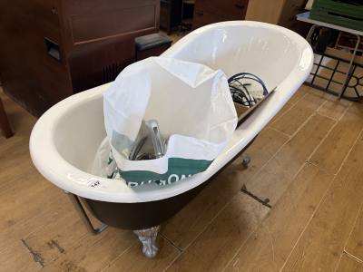 SLIPPER CAST ENAMEL BATH + FITTINGS
