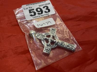 NEW SILVER CROSS PENDANT