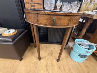 OAK HALF MOON HALL TABLE