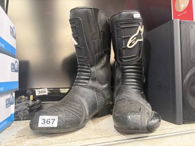 PAIR OF ALPINESTAR MOTORBIKE BOOTS