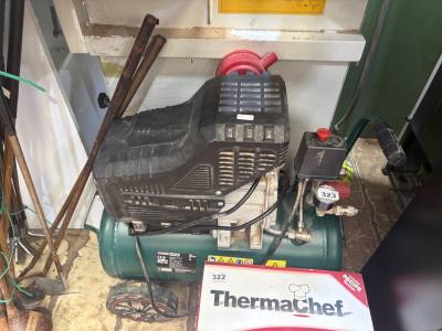 AIR COMPRESSOR