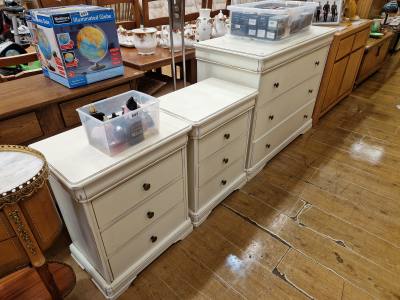 3 PIECE ITALIAN BEDROOM SUITE