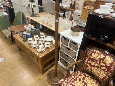 VINTAGE STANDING LAMP (NEEDS REWIRED)