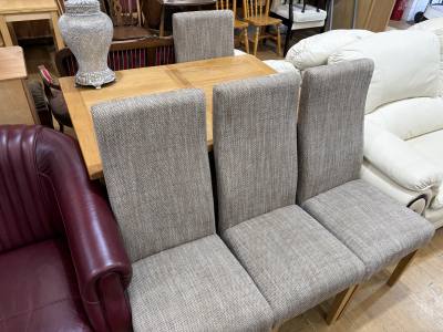 OAK EXTENDING TABLE + 4 X CHAIRS