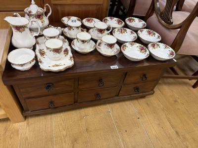 HARDWOOD BLANKET BOX