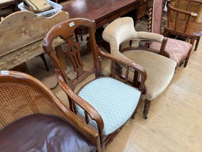 QUEEN ANNE STYLE CHAIR