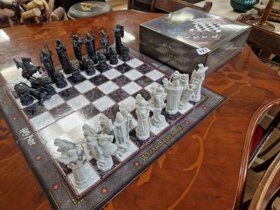HARRY POTTER CHESS SET