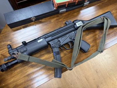 MP5 BB SUBMACHINE GUN